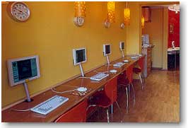 Full Internet access for clients of the Orly hotel